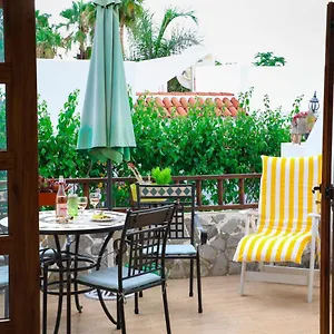 https://los-geranios-close-to-beach-puerto-colon-yellowcat-2.in-canary-islands.com